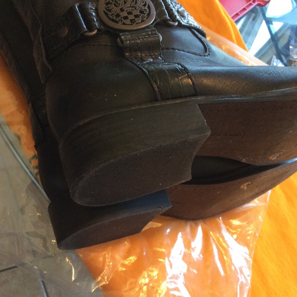 Vince Camuto VC-Fantastic Black Leather Riding Boots Size 9B/39, Pre-owned - Picture 10 of 16